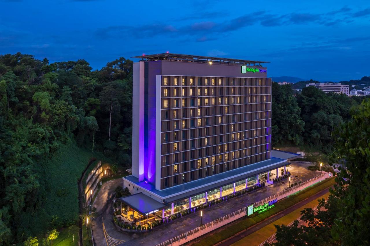 Holiday Inn Express Kota Kinabalu City Centre - SabahNiaga